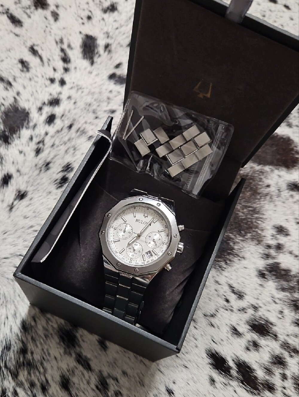 Bulova Watch - Picture 4 of 4